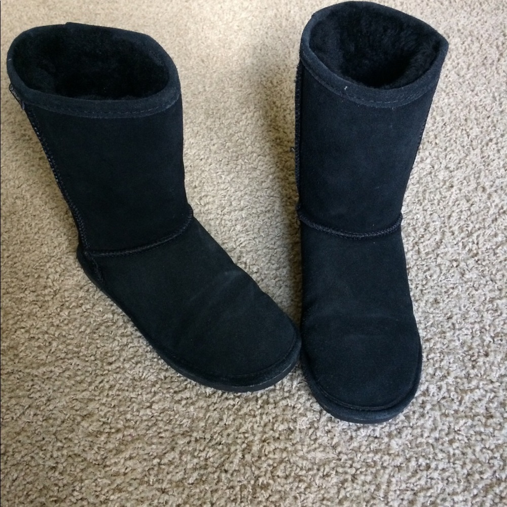 BearPaw women’s “Emma Short” winter boots